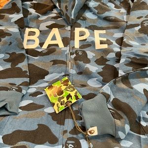 Bape Hoodie (broken zipper)